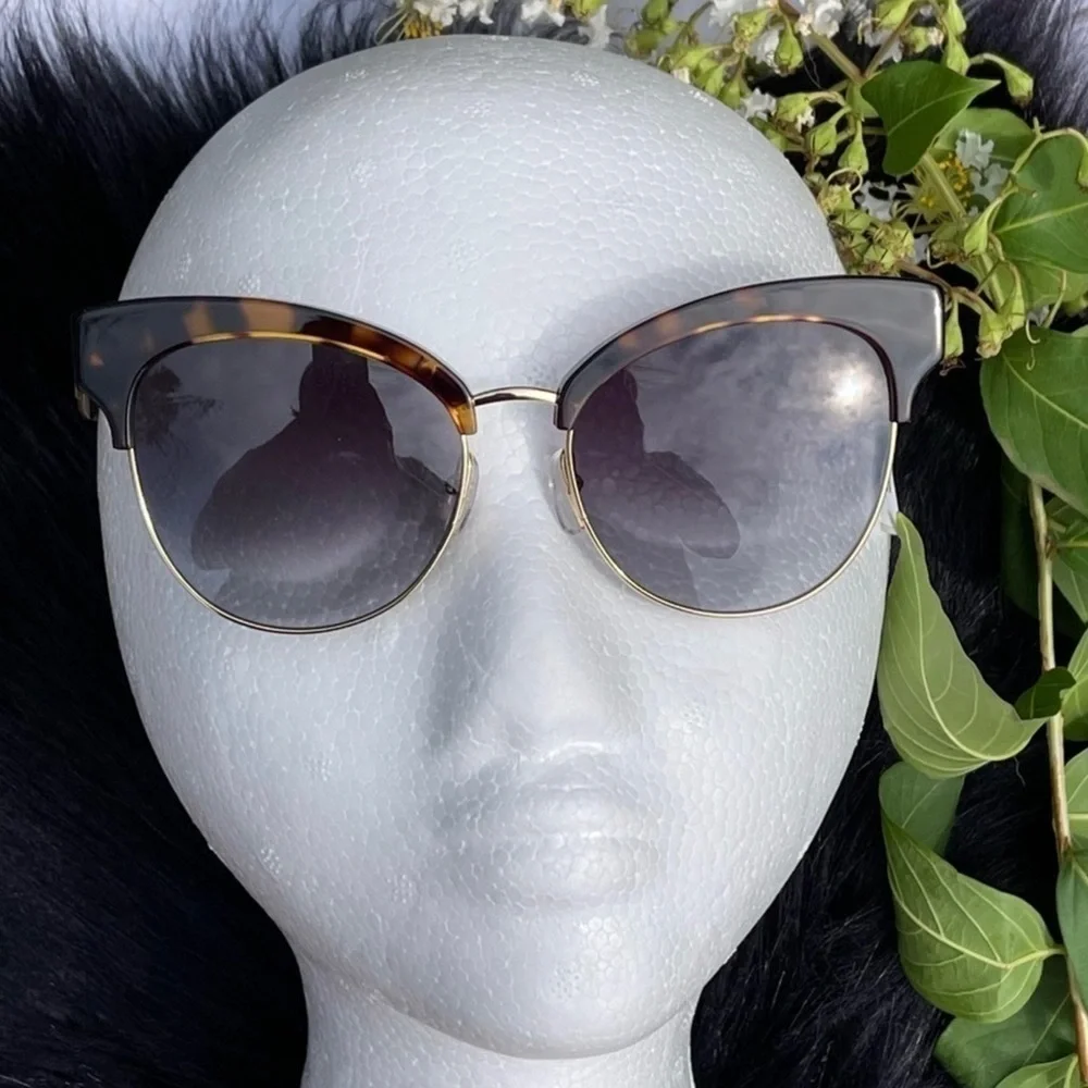 NWT Moschino Cat-Eye Tortoise Butterfly Sunnies